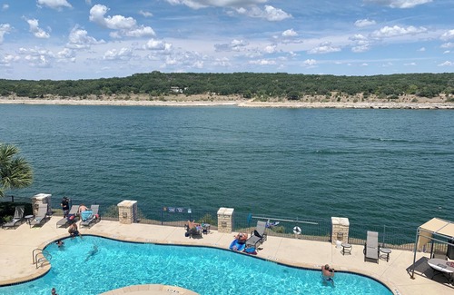 Highland Lake Estates Villa | Lakefront Hill Country Hacienda sur le lac Travis