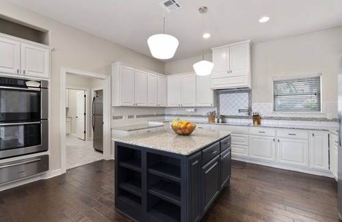 Point Venture Maison | Luxueuse maison du lac Travis avec plage, quai de bateau, salon extérieur et salle de jeux