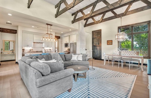 Spicewood Cottage | Lakefront home - nature filled family friendly community