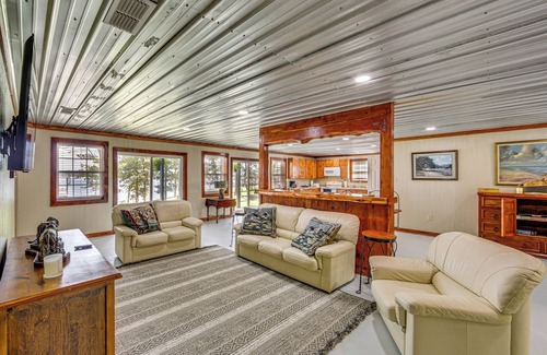Jefferson Maison | Lakefront Home in Jefferson: Swim, Fish & Boat!