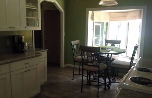 Forest City Maison | LAKEFRONT HOME NEAR ALL ATTRACTIONS