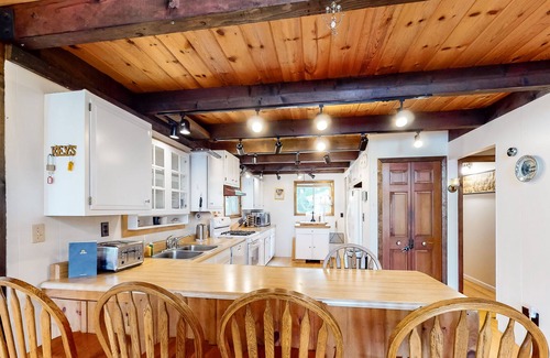 Lake Arrowhead Maison | Lakefront home with amazing views, 2 kayaks, firepit & 45 feet of lake frontage