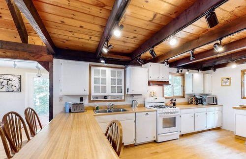 Lake Arrowhead Maison | Lakefront home with amazing views, 2 kayaks, firepit & 45 feet of lake frontage