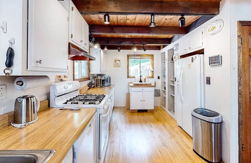 Lake Arrowhead Maison | Lakefront home with amazing views, 2 kayaks, firepit & 45 feet of lake frontage