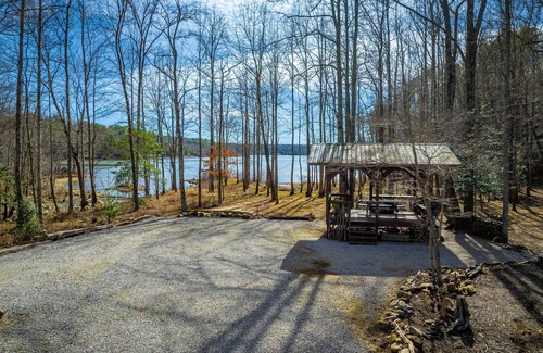 Nebo Maison | Maison riveraine nichée dans l'intimité boisée de Dales Creek Cove sur le lac James