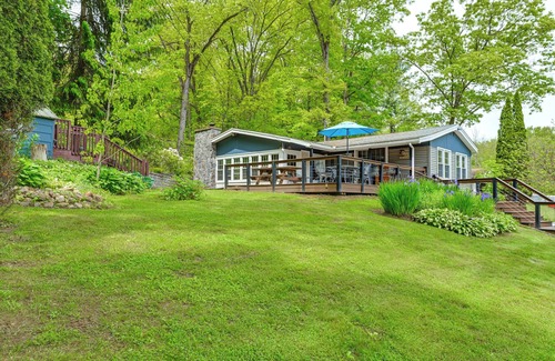 Town of Catharine Maison | Lakefront Home w/ Private Dock in Alpine!
