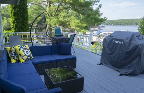 Lebanon Maison | Lakefront home with large deck and beautiful lake views of Milton 3 Ponds