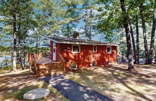 South Sanford Maison | Maison à bord du lac avec quai privé et plate-forme - à proximité des sentiers et des plages de l'océan aussi!