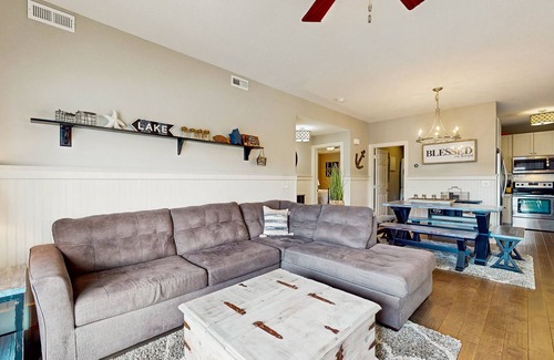 La Follette Maison | Lakefront home with decks, shared pool, clubhouse, golf close by, Wi-Fi
