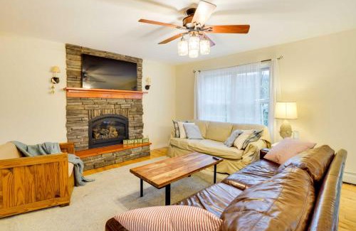 Homer Maison | Lakefront Homer Abode with Patio and Backyard!