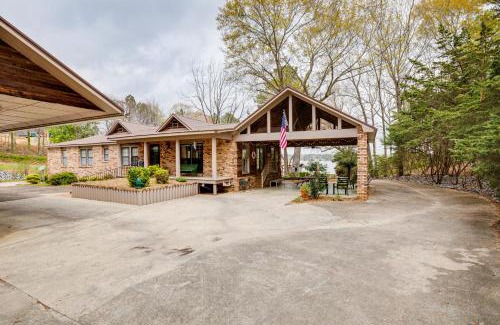 Leesburg Maison | Lakefront Leesburg Home with Private Dock and Ramp!