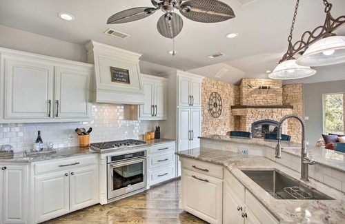 Little Elm Maison | Lakefront Little Elm Home w/ Private Pool!