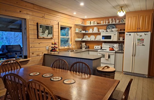 Lower Ohio Cottage | Lakefront Living in a Sunset Cove with kayaks