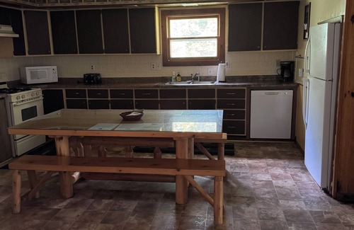 Germfask Cabine | Lakefront lodge - Sleeps 18+ guests!
