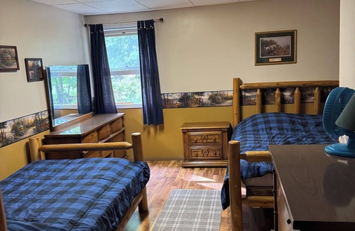Germfask Cabine | Lakefront lodge - Sleeps 18+ guests!