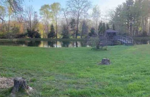 Westfield Cabine | Lakefront Log Cabin Retreat