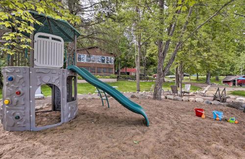 New Auburn Appartement | Lakefront New Auburn Apartment with Shared Dock