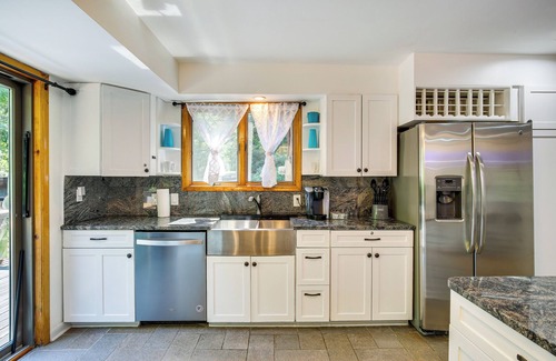 Mahopac Cabine | Lakefront New York Abode w/ Deck, Grill & Fire Pit