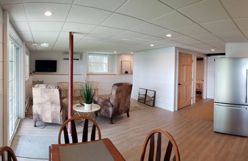 Windham Maison | Lakefront newly renovated 3-bedroom house with two Kitchens in tranquil Windham