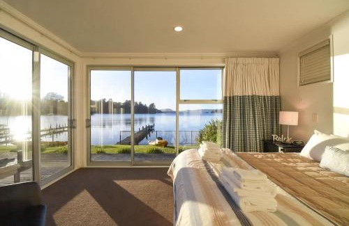 Okere Falls Maison | Lakefront Oasis