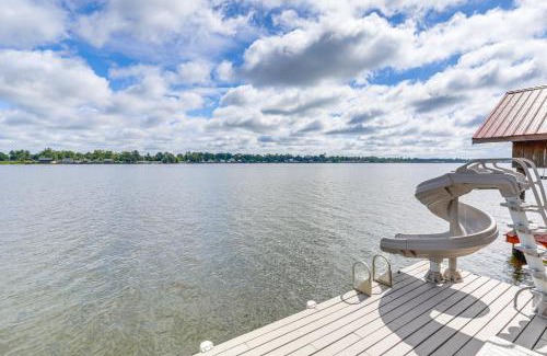 Oscar Maison | Lakefront Oscar Home with Game Room and Boat Dock!