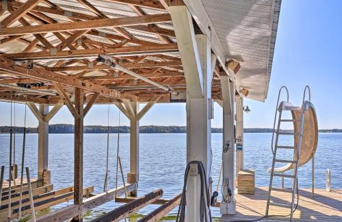 Cross Hill Maison | Lakefront Paradise with Fire Pit - Dogs Welcome!