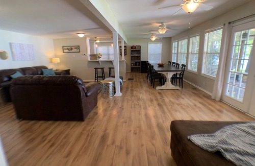Quitman Maison | LAKEFRONT Paradise avec Boat Dock pour 15 personnes