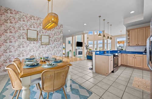 Avon Maison | Lakefront - Pet Friendly - Arcade - Walk to Beach - Pool/Hot Tub