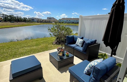 Laurel Maison | Lakefront + Pool 7min to Nokomis & Venice Beach