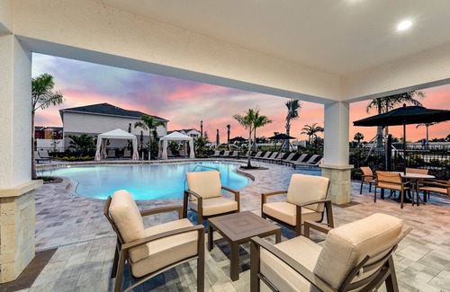 Laurel Maison | Lakefront + Pool 7min to Nokomis & Venice Beach