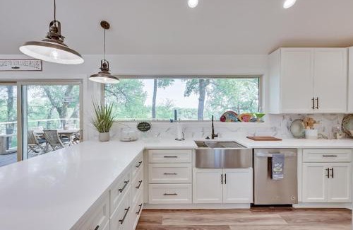 Bridgeport Maison | Lakefront, Private Dock, Spectacular Views