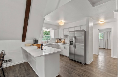Brownwood Maison | Lakefront property - 2.4 miles from the Hideout