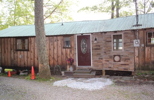 South New Berlin Cabine | Au bord du lac, Détente, Chalet de vacances, Camp de baseball