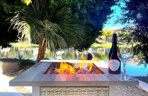 Chandler Maison | Lakefront Retreat - FREE Heated Pool, Spa, Kayak, Paddleboat, FIRE PIT, Fishing