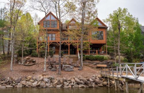 Marion Lake Club Maison | Lakefront Retreat Luxury Home with Private Dock