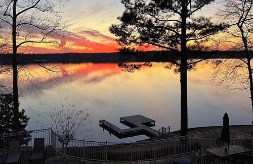 Reynolds Landing Maison | Lakefront Retreat!