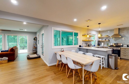 Pocono Summit Maison | Lakefront Retreat, Renovated, Pet Friendly, Close to All Area Attractions
