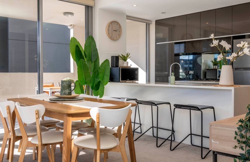 Kingston Appartement | Lakefront Retreat with Stunning Views