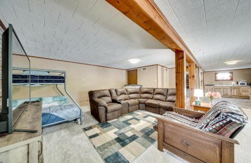 Fort Towson Appartement | Lakefront Retreat with Patio in Fort Towson!