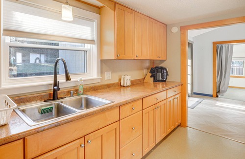 Salem Maison | Lakefront Salem Retreat - Fish, Swim, Kayak & More