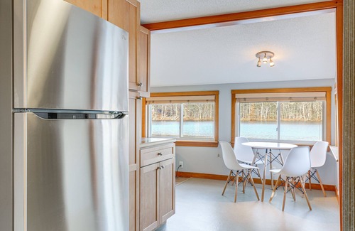 Salem Maison | Lakefront Salem Retreat - Fish, Swim, Kayak & More