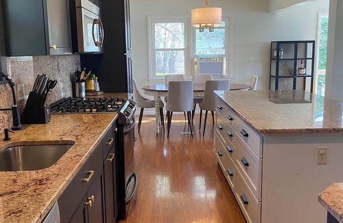 Copake Lake Maison | Lakefront Sunset Views 3 bed 2 bath w/ Private Lake Access