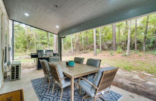 Lone Star Maison | Lakefront Texas Abode with Kayaks, Fire Pit and Patio!