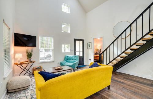 Lone Star Maison | Lakefront Texas Abode with Kayaks, Fire Pit and Patio!