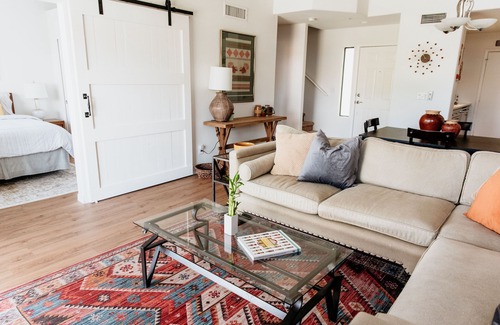 The Islands Maison | Lakefront townhouse w/bbq grill, bicycles, and lots more - Min. 30 days