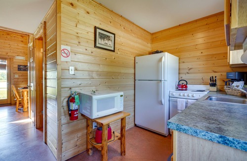 Columbia Cabine | Lakefront Columbia Cabin w / Vues & Porch!