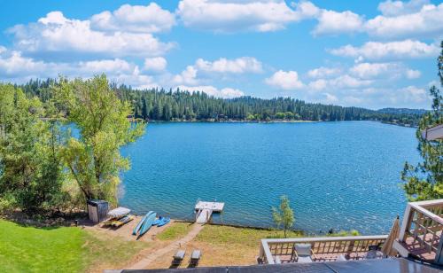 Groveland Villa | Lakefront Villa with 180 degree view private dock and boats
