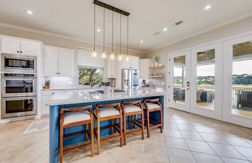 Point Venture Maison | Lakefront w gourmet kitchen, open living, multiple decks/patios, hot tub, dock