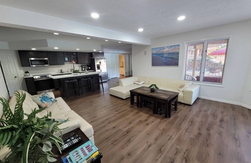 West Omaha Maison | Lakefront walk-out basement with private Pool, Hot Tub, Sauna and Pool Table 🏖