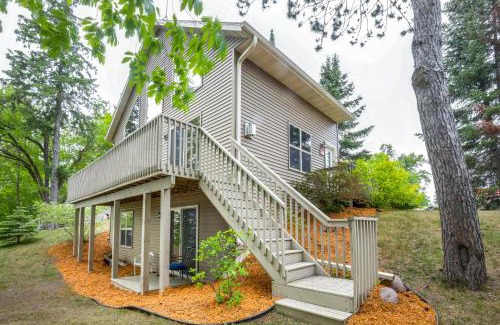 Townsend Maison | Lakefront Wisconsin Cabin Dock, Walk to Beach!